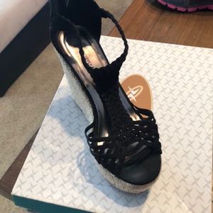 Black Mosimo Supply Wedges